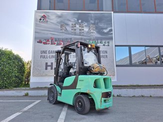 Chariot élévateur frontal 4 roues Yale GLP30VX