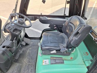 Chariot élévateur frontal 4 roues Yale GLP30VX