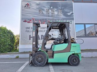 Chariot élévateur frontal 4 roues Yale GLP30VX