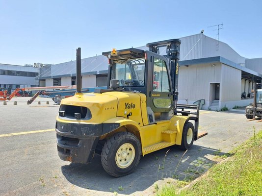Chariot élévateur frontal 4 roues Yale GDP80VX
