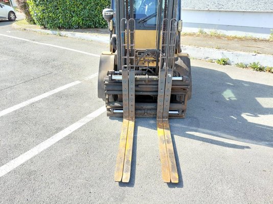 Chariot élévateur frontal 4 roues Caterpillar DP40N
