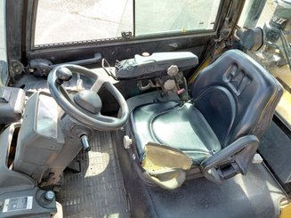 Chariot élévateur frontal 4 roues Caterpillar DP40N