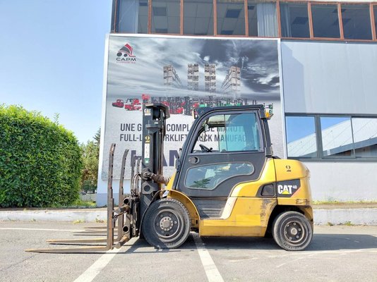 Chariot élévateur frontal 4 roues Caterpillar DP40N