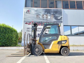 Chariot élévateur frontal 4 roues Caterpillar DP40N