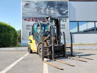 Chariot élévateur frontal 4 roues Caterpillar DP40N