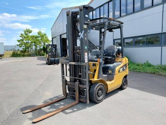 Chariot élévateur frontal 4 roues Caterpillar GP18NTD