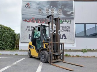 Chariot élévateur frontal 4 roues Caterpillar GP25NTD