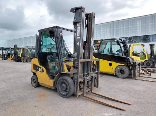 Chariot élévateur frontal 4 roues Caterpillar GP25NTD