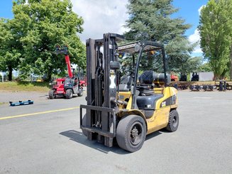 Chariot élévateur frontal 4 roues Caterpillar GP30N