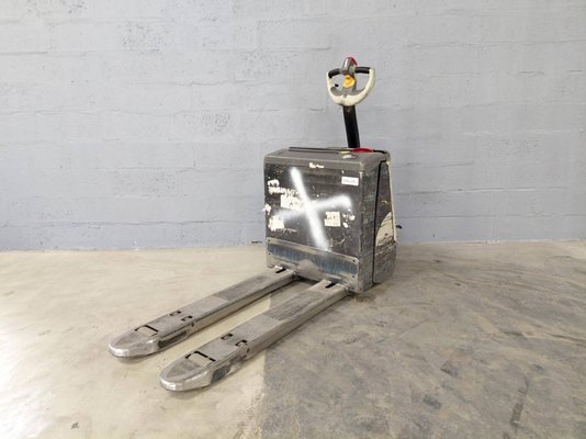 Transpalette accompagnant Crown WP3020-2.0