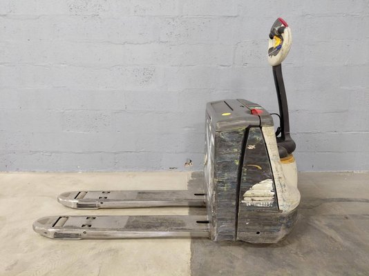 Transpalette accompagnant Crown WP3020-2.0