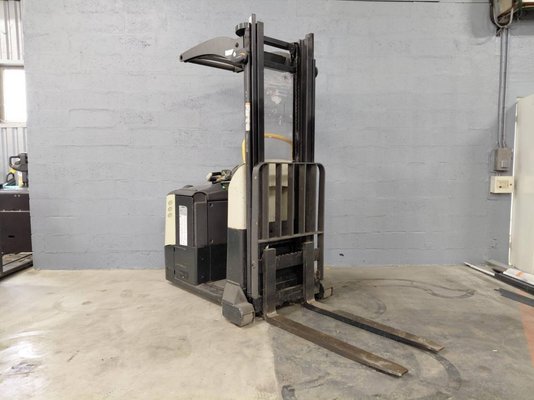 Préparateur de commandes Crown MPC3040-12