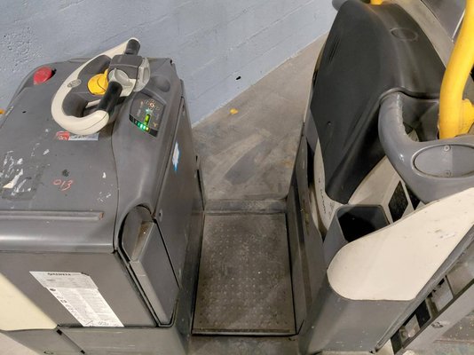 Préparateur de commandes Crown MPC3040-12