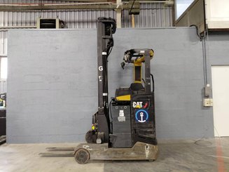 Chariot à mât rétractable Caterpillar NR14N