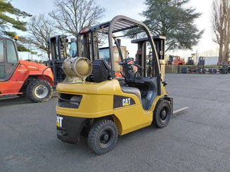 Chariot élévateur frontal 4 roues Caterpillar GP25N
