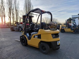 Chariot élévateur frontal 4 roues Caterpillar GP25N
