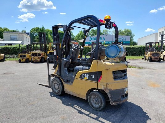 Chariot élévateur frontal 4 roues Caterpillar GP18N