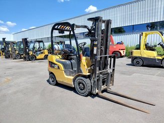 Chariot élévateur frontal 4 roues Caterpillar GP18N