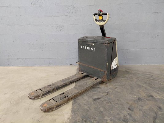 Transpalette accompagnant Crown WP3020-2.0