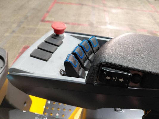 Chariot élévateur frontal 4 roues Hangcha XE35i (CPD35-XEY2HA-SI)