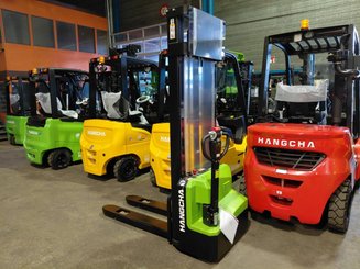 Gerbeur accompagnant Hangcha CDD15-A2MC2-ISZ