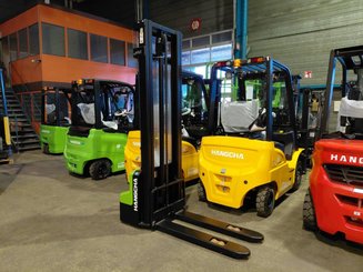 Gerbeur accompagnant Hangcha CDD15-A2MC2-ISZ