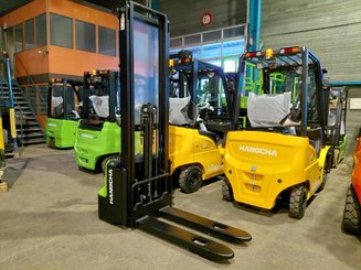 Gerbeur accompagnant Hangcha CDD12-AMC2-Li