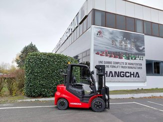 Chariot élévateur frontal 4 roues Hangcha XF25D-2 (CPCD25-X2H7F1)