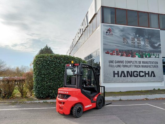 Chariot élévateur frontal 4 roues Hangcha XF25D-2 (CPCD25-X2H7F1)