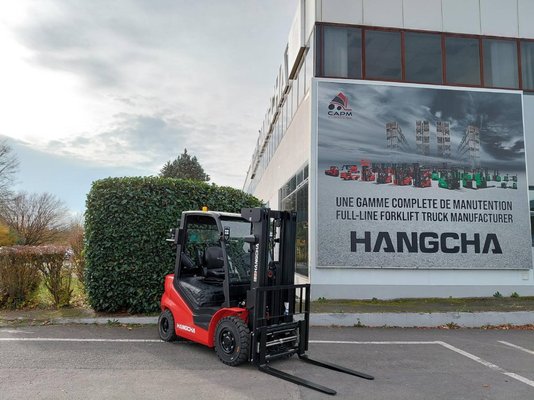 Chariot élévateur frontal 4 roues Hangcha XF25D-2 (CPCD25-X2H7F1)