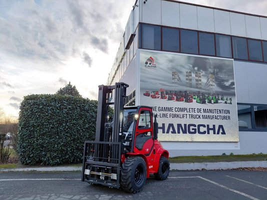 Chariot élévateur tout terrain - TT30-4 (CPCD30-XW98C-RT4)