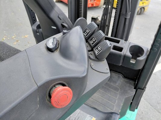 Chariot élévateur frontal 4 roues Hyster J2.50XM