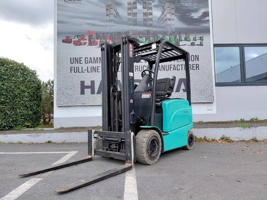 Chariot élévateur frontal 4 roues - J2.50XM