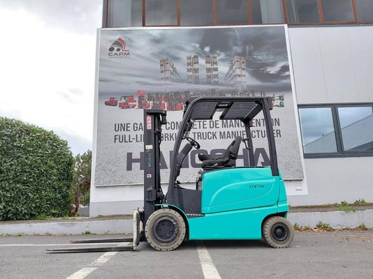 Chariot élévateur frontal 4 roues Hyster J2.50XM