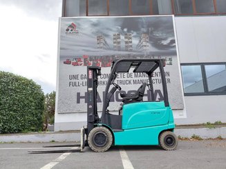 Chariot élévateur frontal 4 roues Hyster J2.50XM