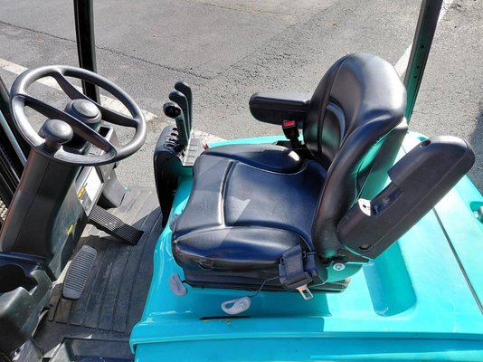 Chariot élévateur frontal 3 roues Yale ERP18VTL