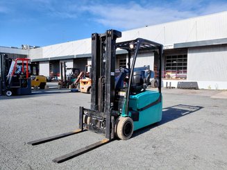 Chariot élévateur frontal 3 roues Yale ERP18VTL