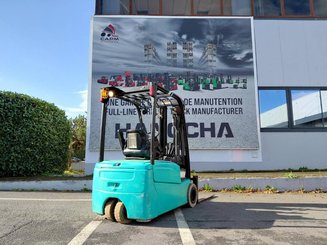 Chariot élévateur frontal 3 roues Yale ERP18VTL