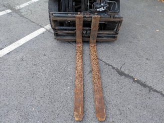 Chariot élévateur frontal 4 roues Yale GDP25VX