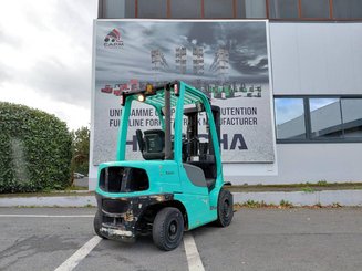 Chariot élévateur frontal 4 roues Yale GDP25VX