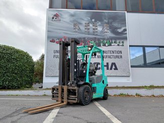 Chariot élévateur frontal 4 roues Yale GDP25VX