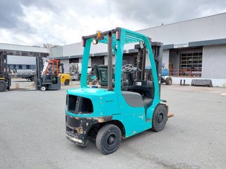 Chariot élévateur frontal 4 roues Yale GDP25VX