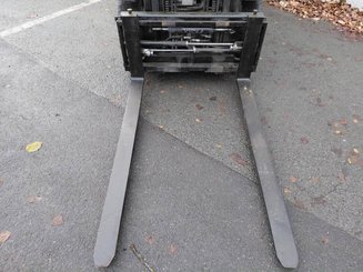 Chariot élévateur frontal 4 roues Yale GDP25VX