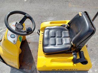 Tracteur de remorquage Charlatte TE202