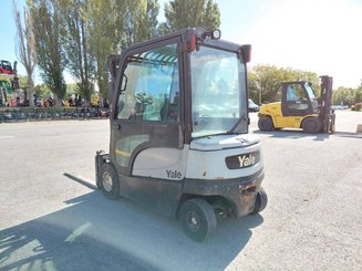Chariot élévateur frontal 4 roues Yale ERP30VL