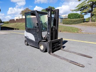 Chariot élévateur frontal 4 roues Yale ERP30VL