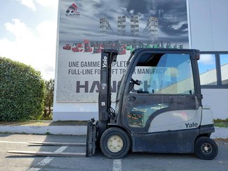 Chariot élévateur frontal 4 roues Yale ERP30VL