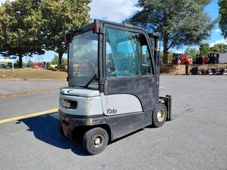Chariot élévateur frontal 4 roues Yale ERP30VL