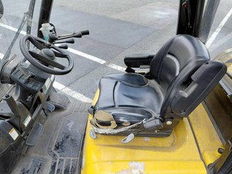 Chariot élévateur frontal 4 roues Yale GLP25VX