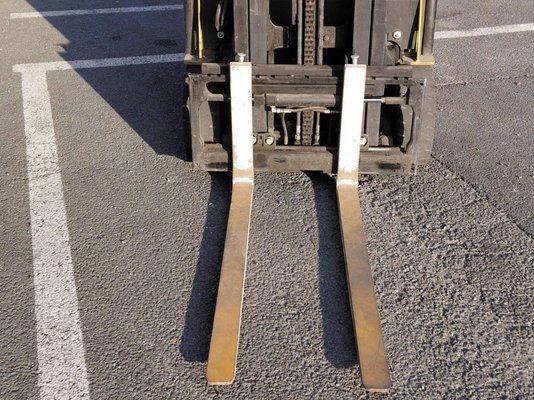 Chariot élévateur frontal 3 roues Yale ERP18VTL